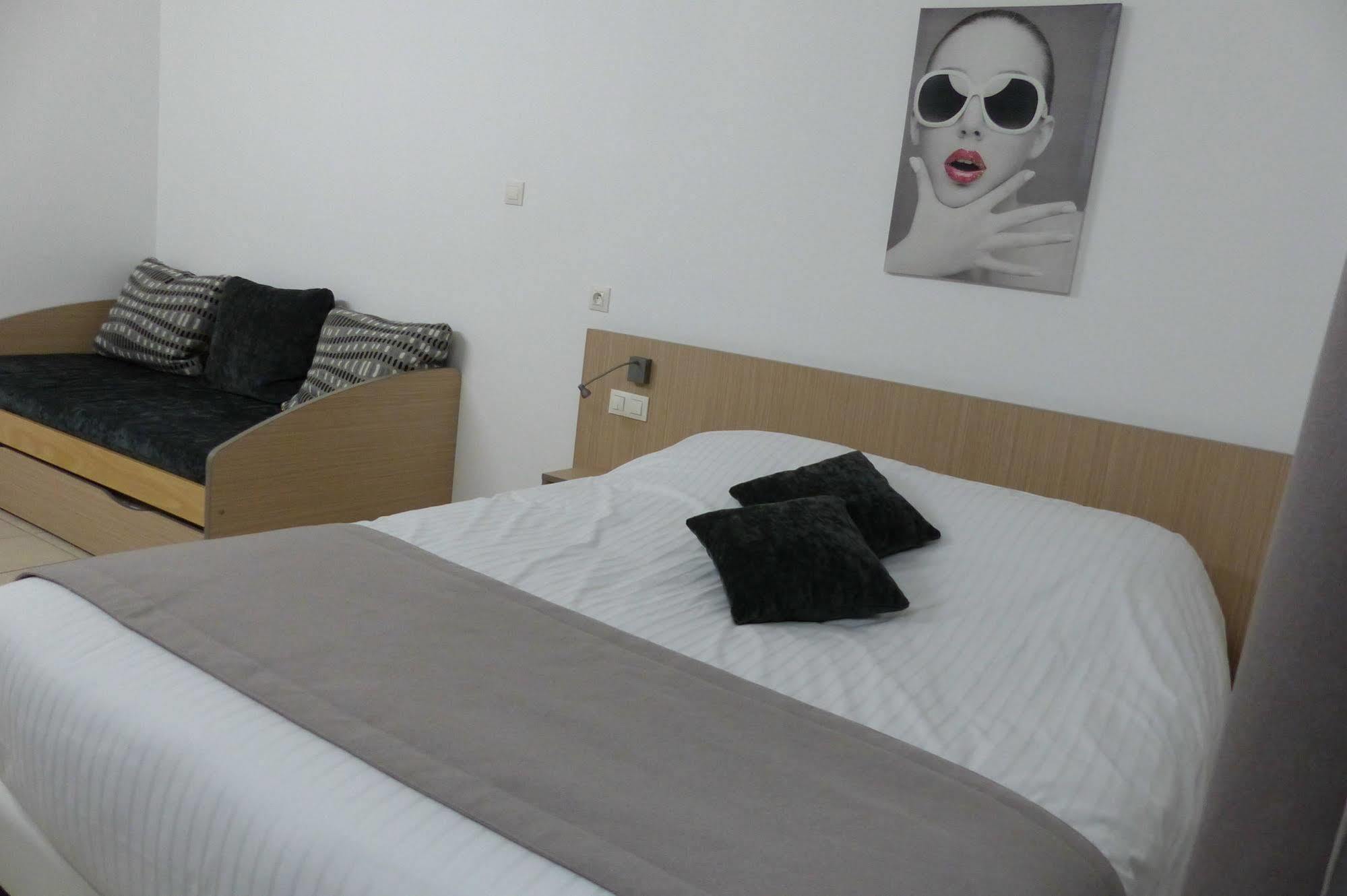 Hotel Au Beaujolais Saint Jean Belleville-sur-Saône Esterno foto