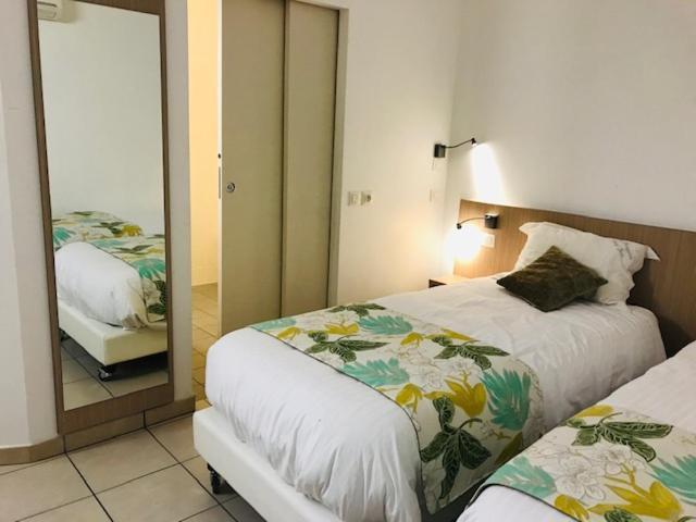 Hotel Au Beaujolais Saint Jean Belleville-sur-Saône Esterno foto
